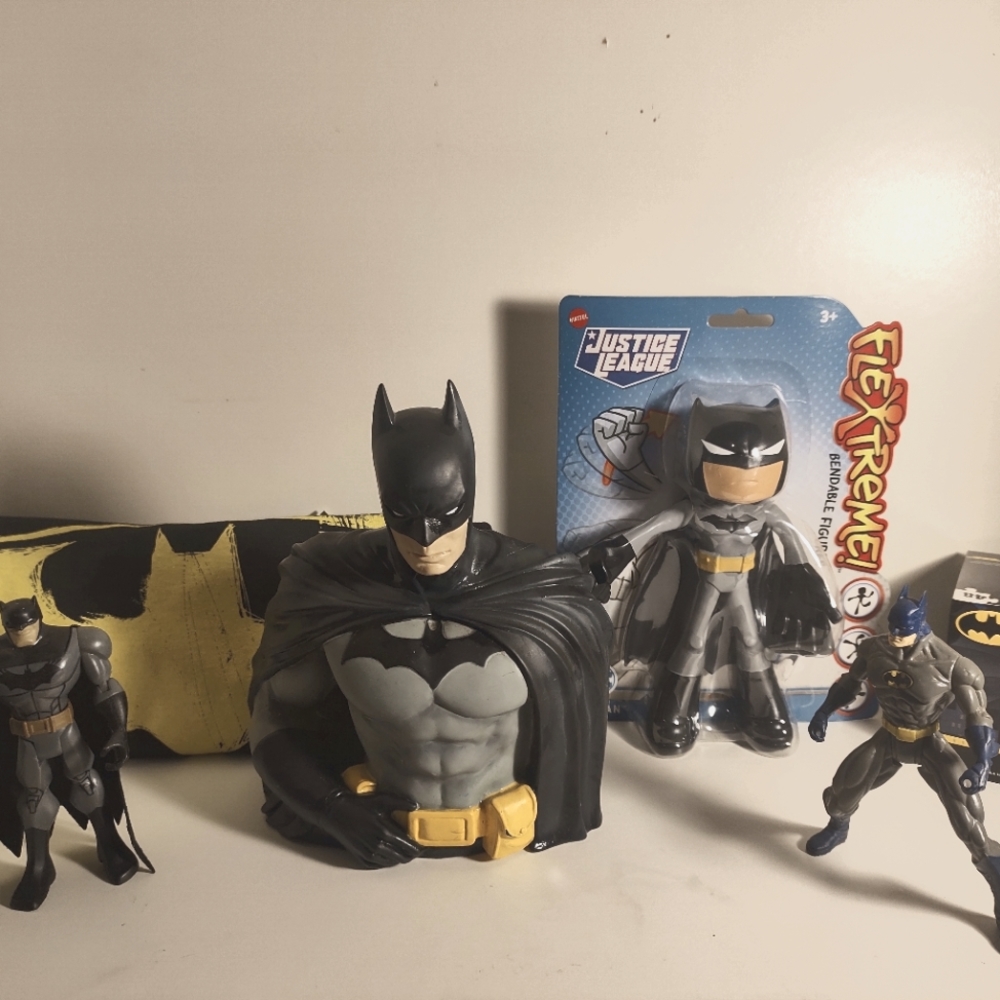 Batman toy lot piggy bank puzzle Tee